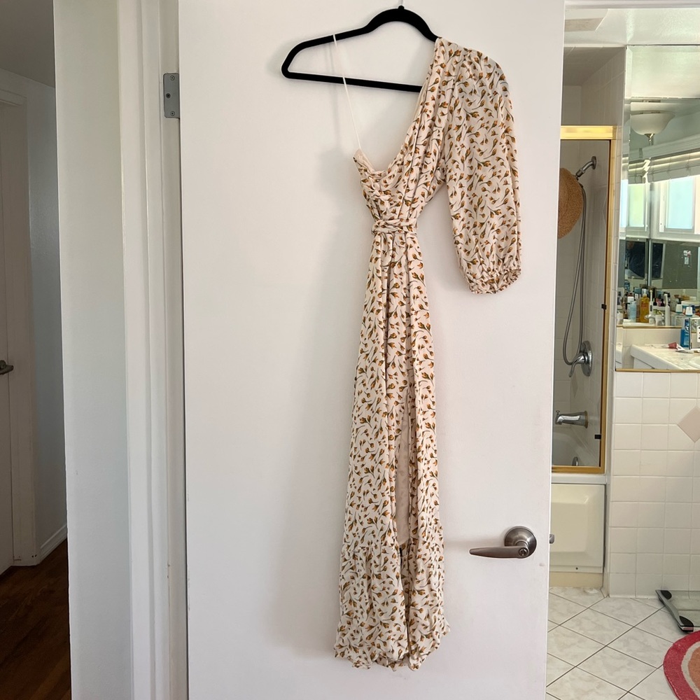 Reformation dress - Picture 3 of 3